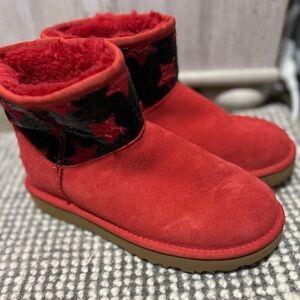 UGG Classic Mini Sequin Stars Red Boots Size 7